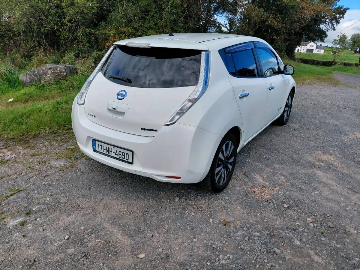 2017 nissan leaf all electric - Image 2