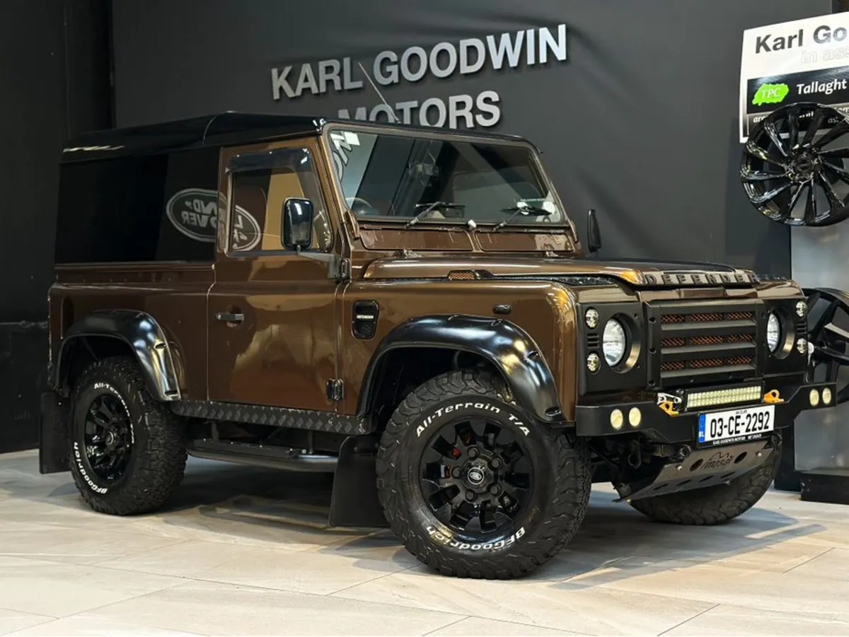 LAND ROVER DEFENDER 90 HARD TOP 2.5 - Image 1