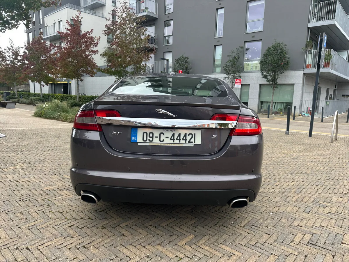 Jaguar XF 2009 - Image 2