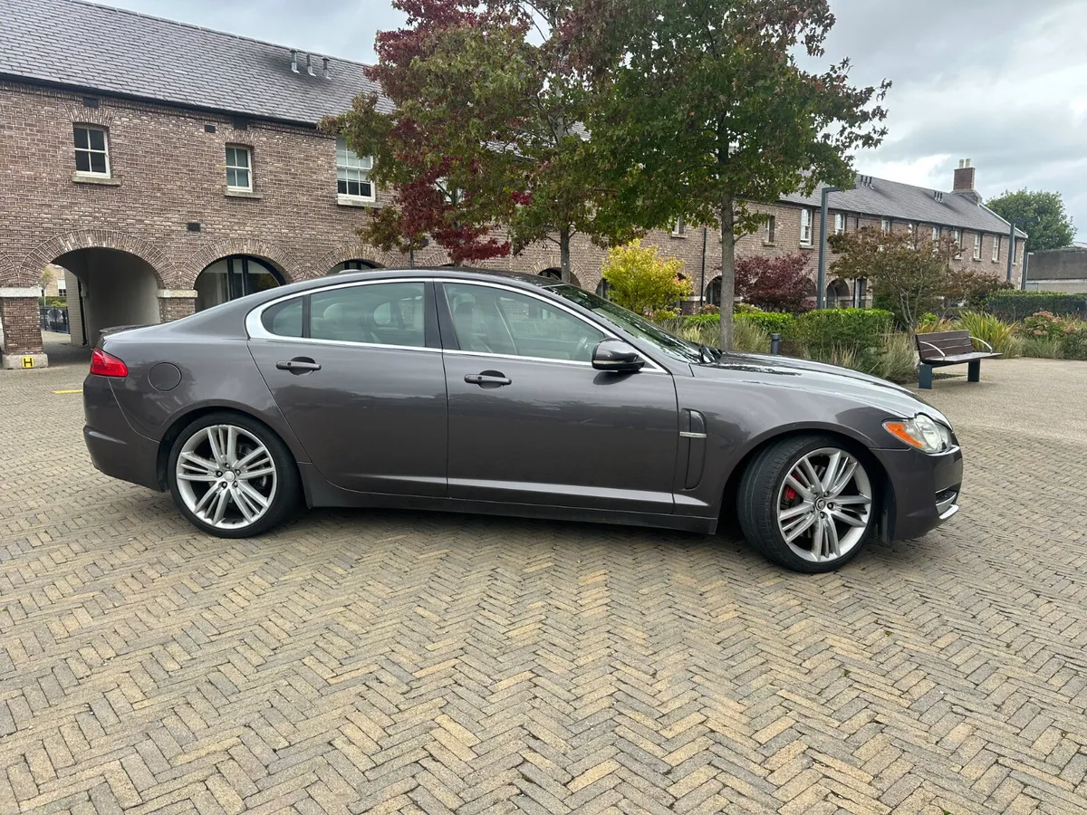 Jaguar XF 2009 - Image 4