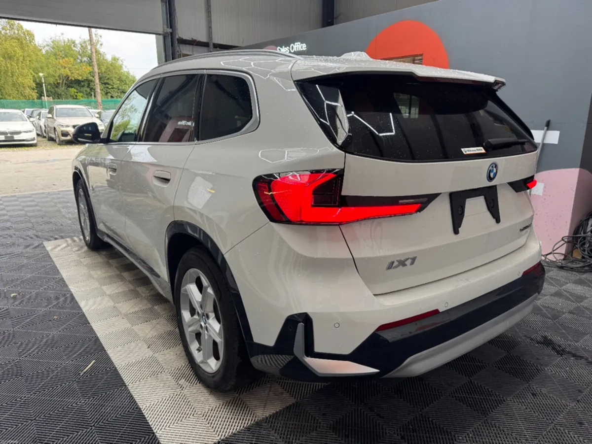 BMW iX1 2023 BMW IX1 4WD XDRIVE 30 X LINE CRUISE C - Image 5