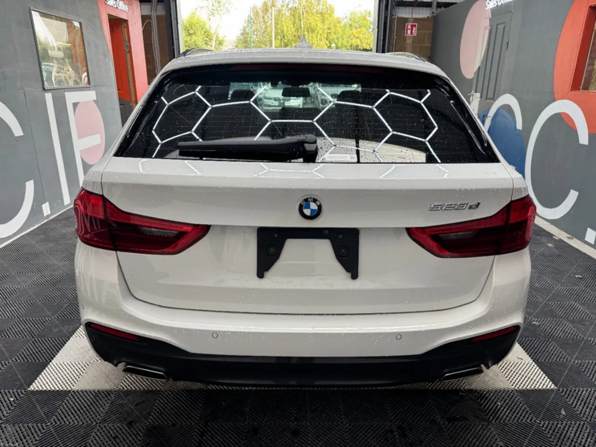 BMW 5-Series 2019 BMW 5 523D SERIES WG 2.0 AUTOMAT - Image 4