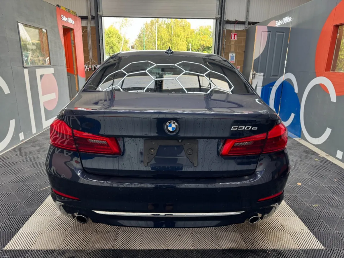 BMW 5-Series 2017 BMW 5 530E LUXURY IPERFORMANCE 2 - Image 4