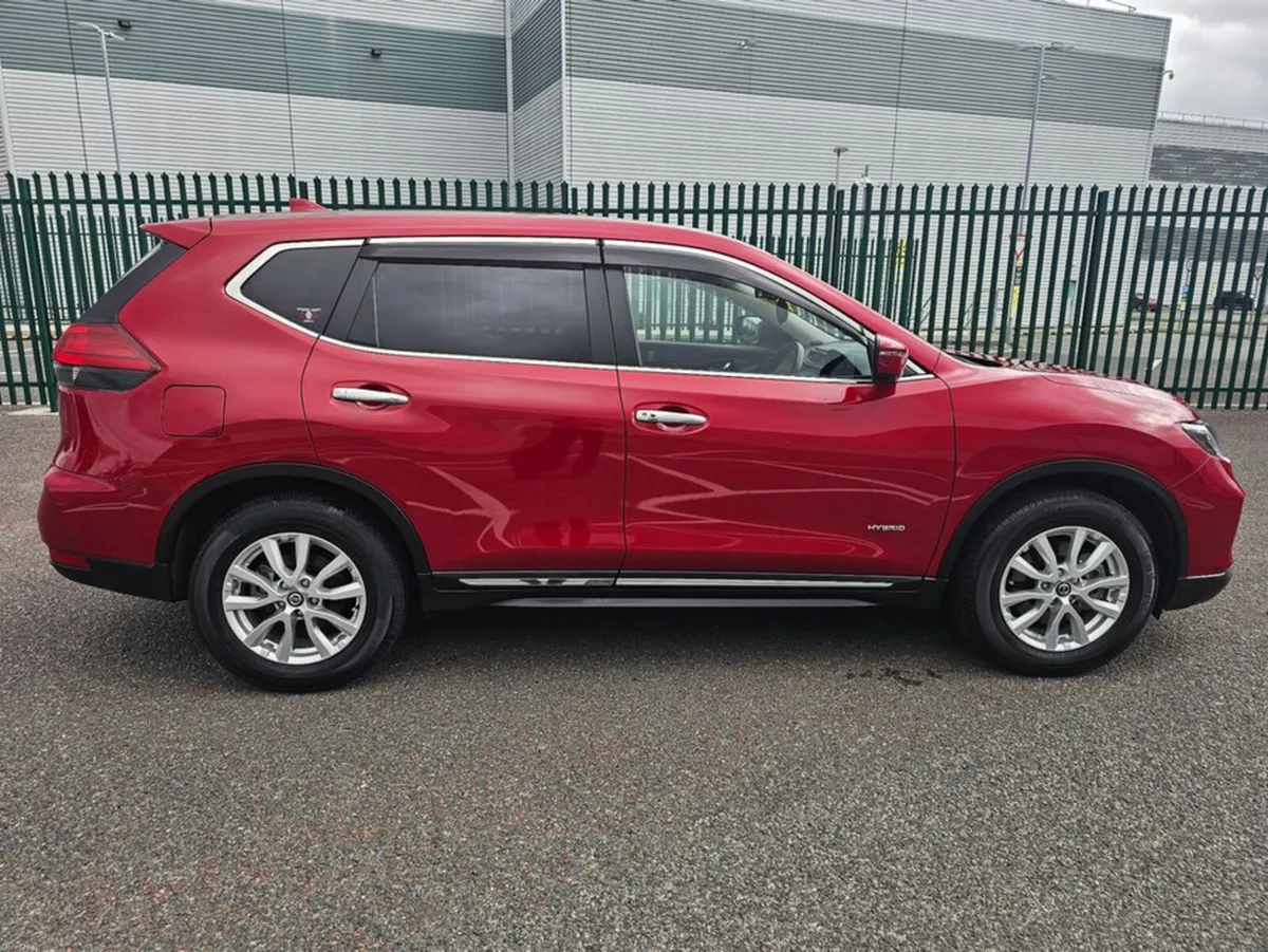 Nissan X-Trail PETROL / HYBRID, TINY MILEAGE, HUGE - Image 4