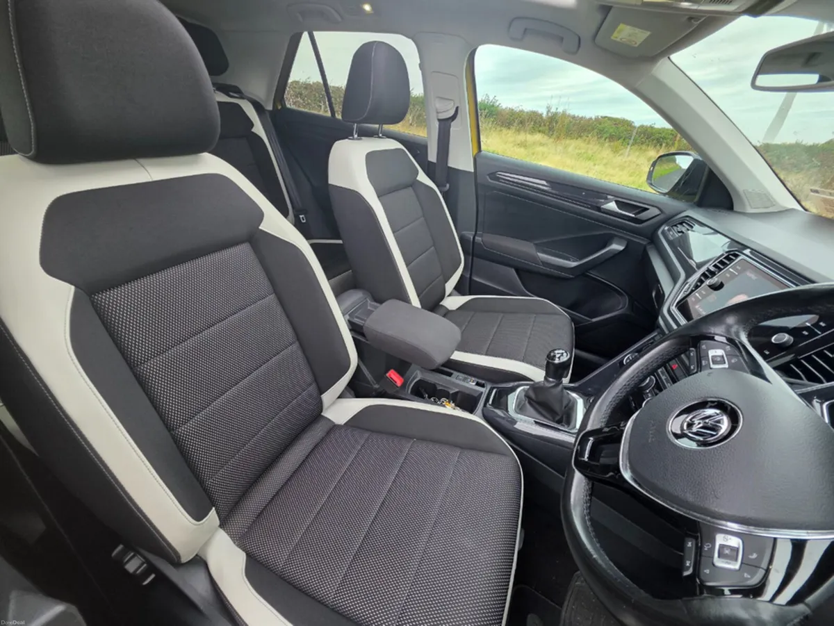 Volkswagen T-Roc SPORT 1.5 TSI MANUAL 6SPEED FWD 1 - Image 3