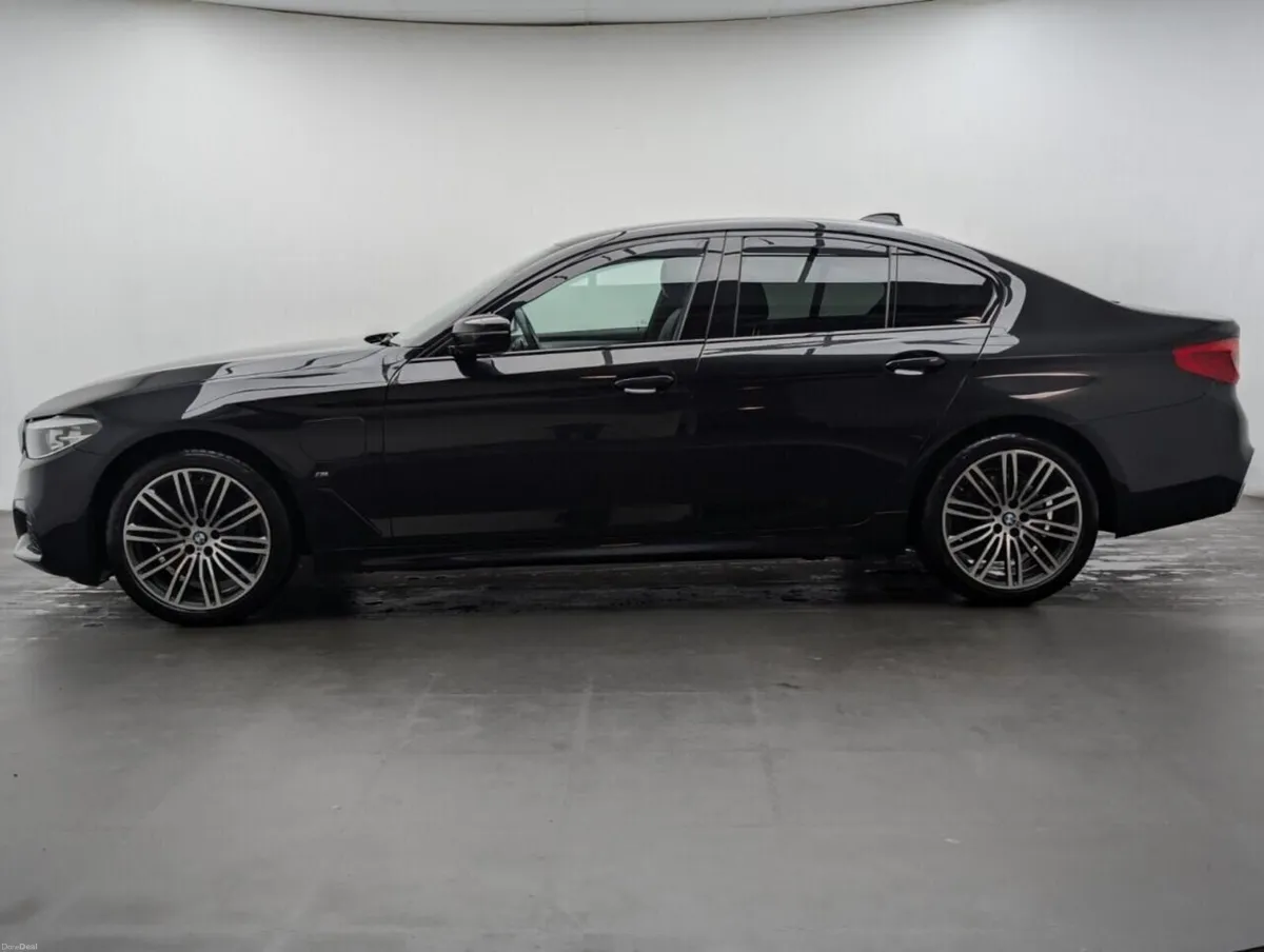 BMW 5-Series 2020  530 E     M SPORT - Image 1
