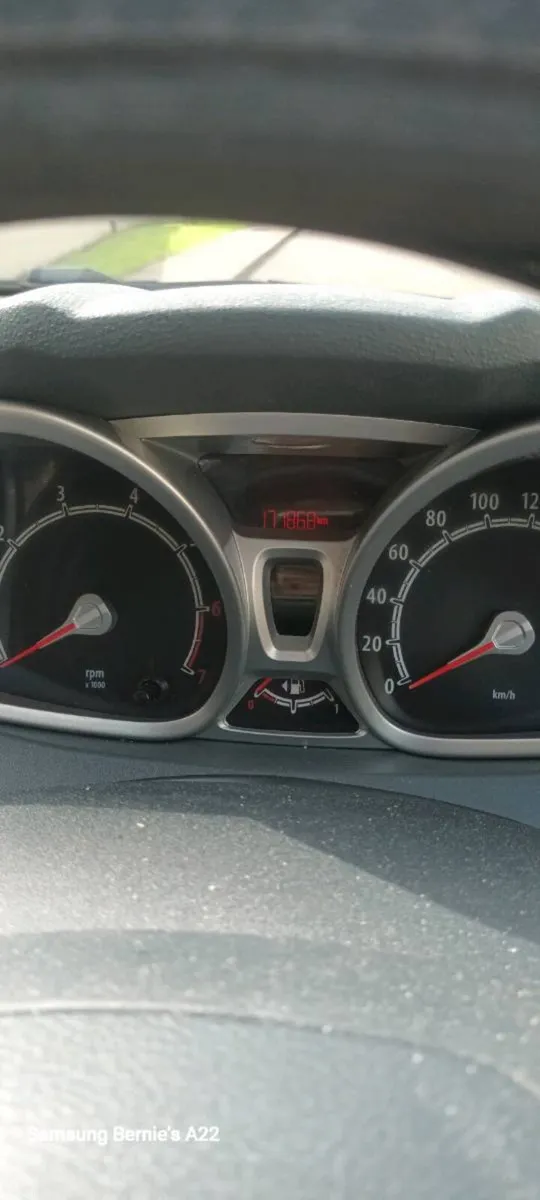 Car - Image 3