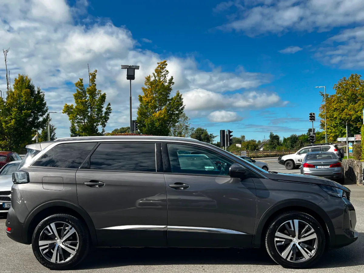 Peugeot 5008 FL ALLURE 1.5 BLUE HDI 7 SEAT *HIGH S - Image 3