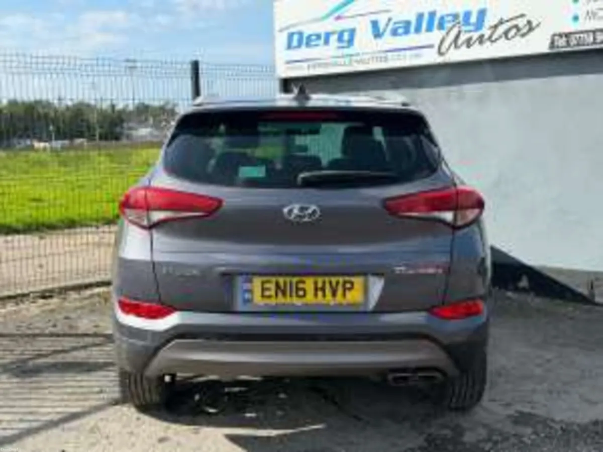 HYUNDAI TUCSON 2.0 Tucson Premium Blue Drive 2WD C - Image 6