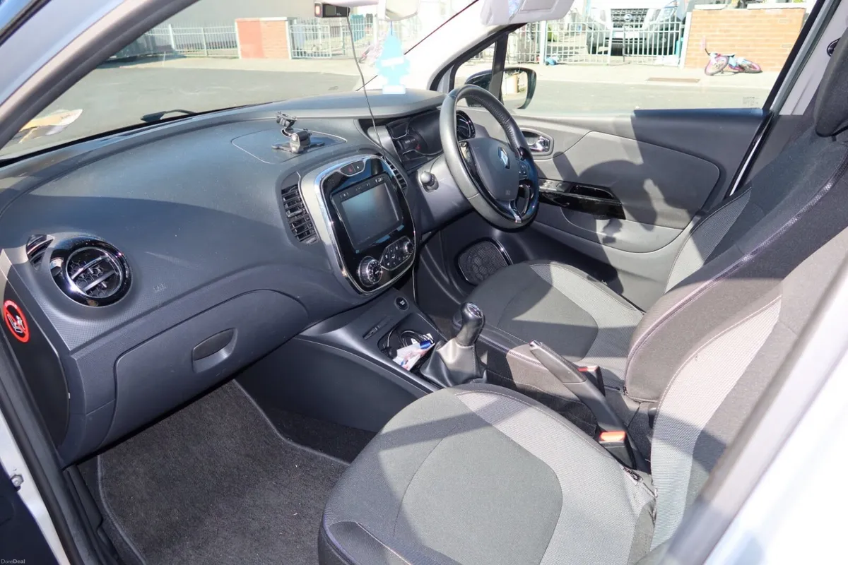 €9500 Renault Captur Dynamique S Nav– Low KM’s - Image 5