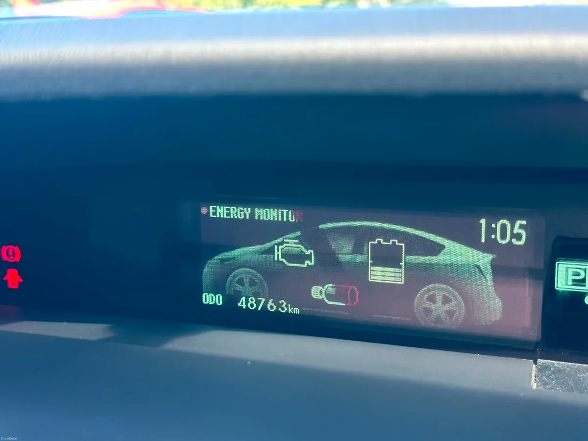 Toyota Prius low molege!!! - Image 5