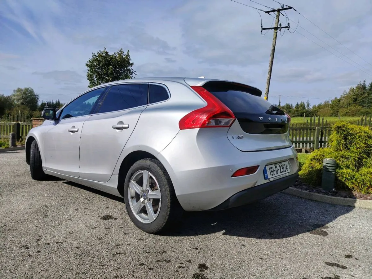 Volvo v40 - Image 5