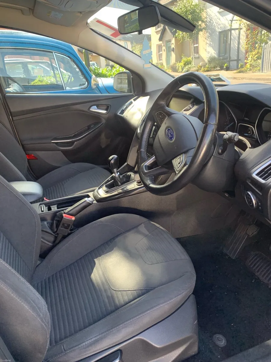 Ford Focus - Image 6