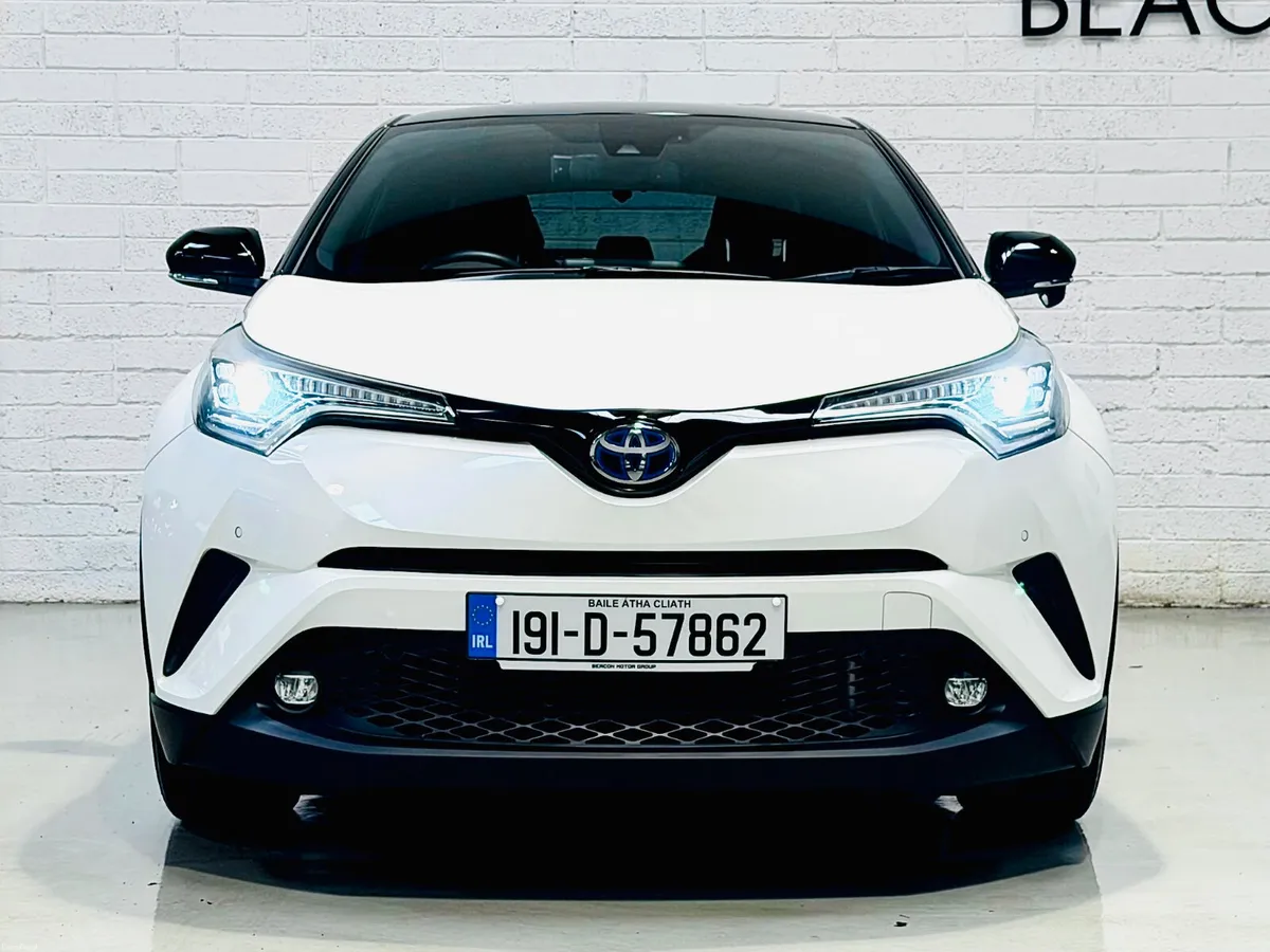 2019*31,000 MILES*HYBRID LUNA SPORT TOYOTA C-HR SE - Image 4