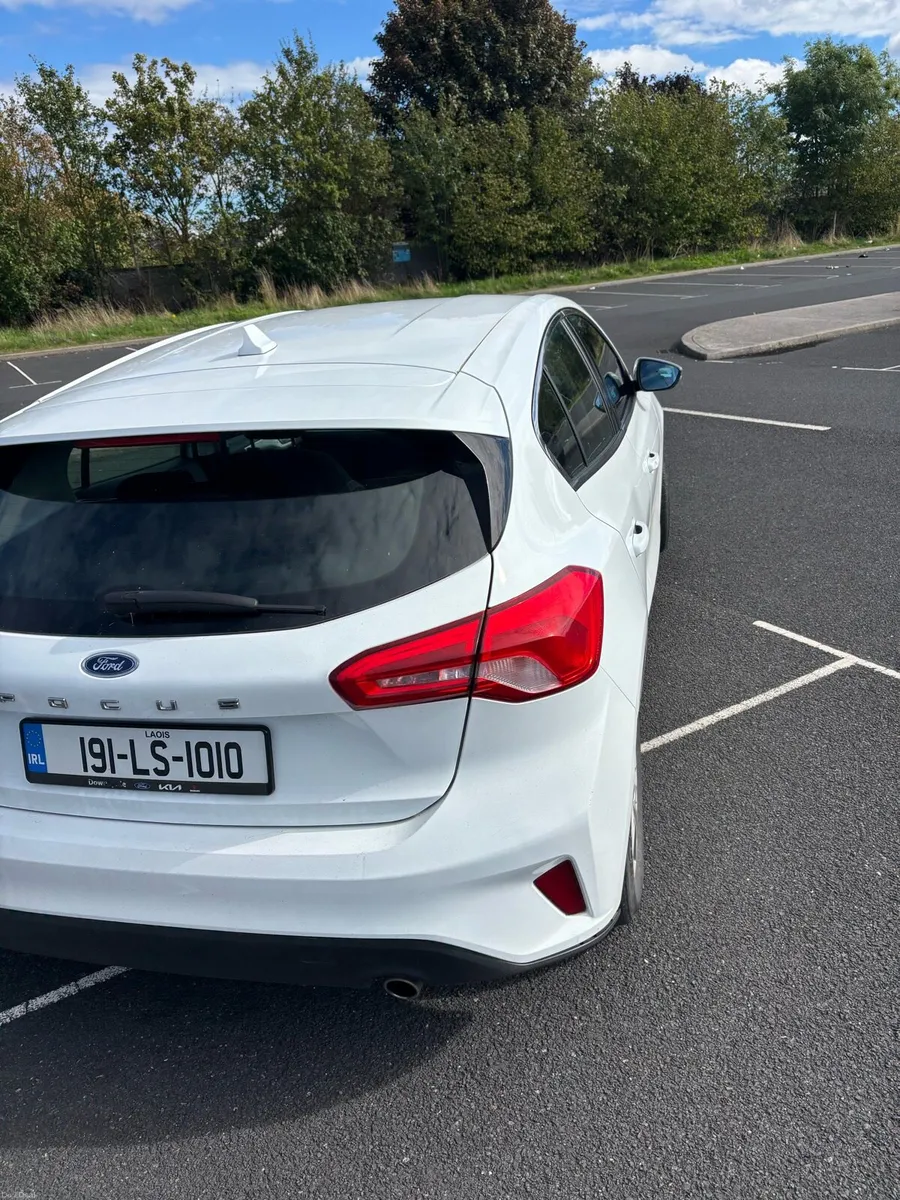 Ford Focus 2019 - Image 2