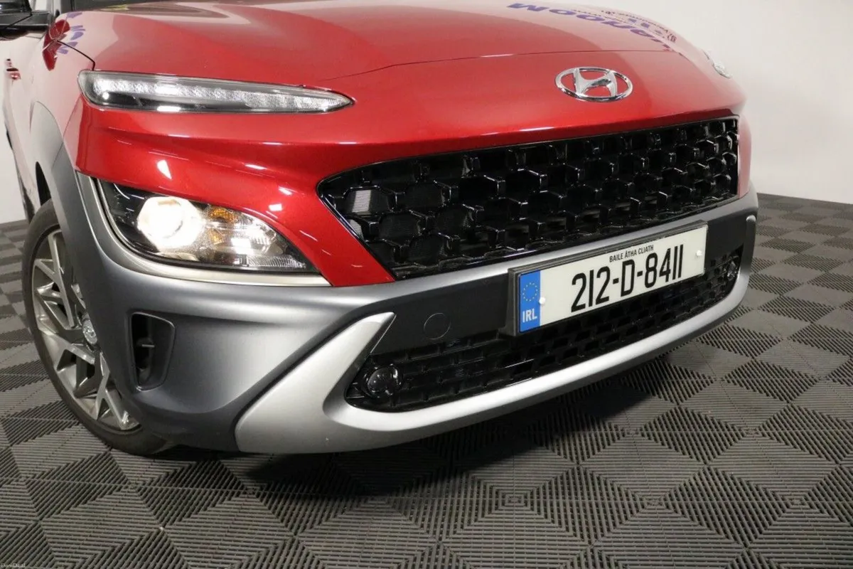 Hyundai KONA Hybrid Executive 1.6L Petrol Compact - Image 3