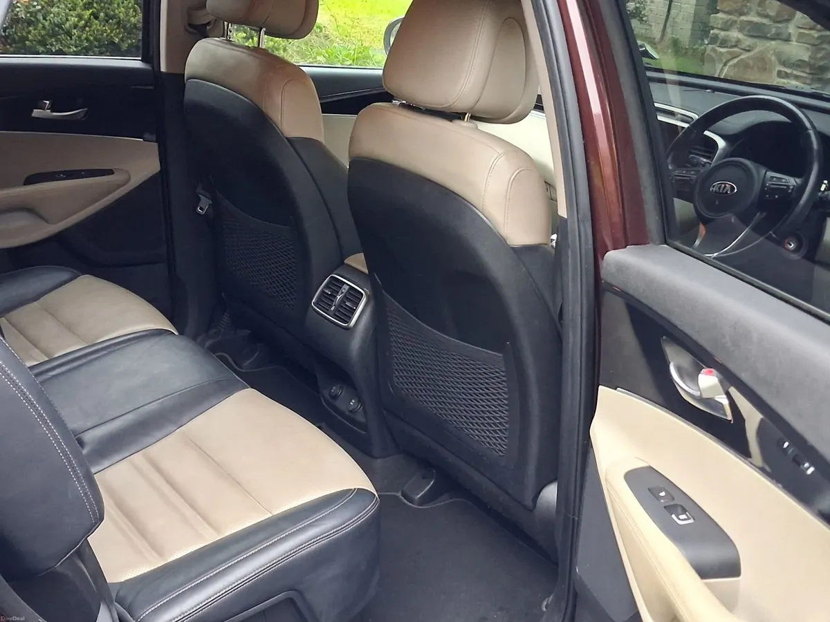 Kia Sorento 2017 - Image 4