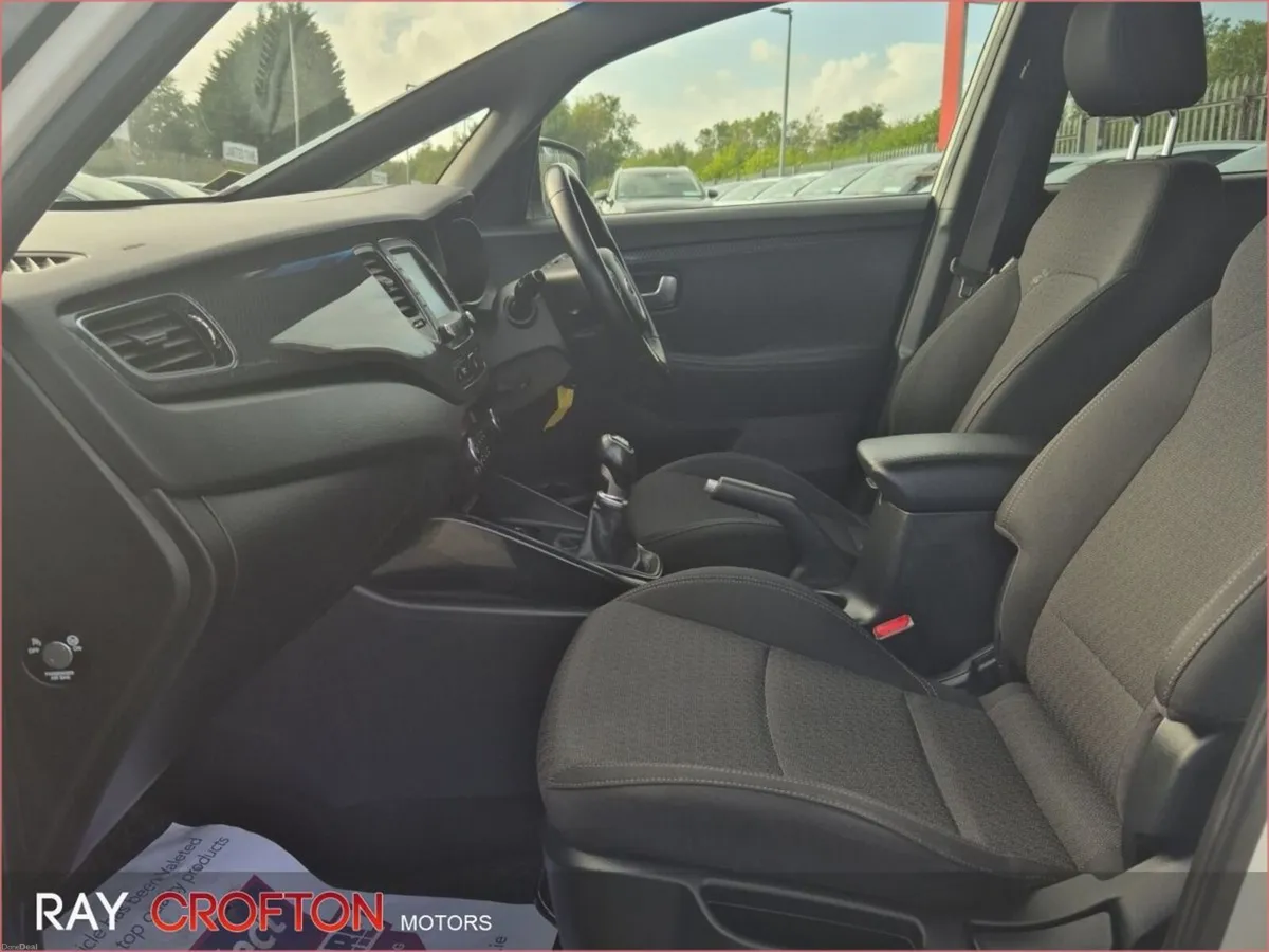 Kia Carens 1.7 EX - Image 6
