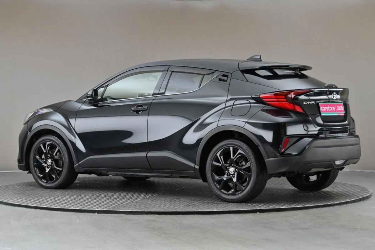 Toyota C-HR 1.8 HYBRID **HALF LEATHER**360 PAN CAM - Image 6