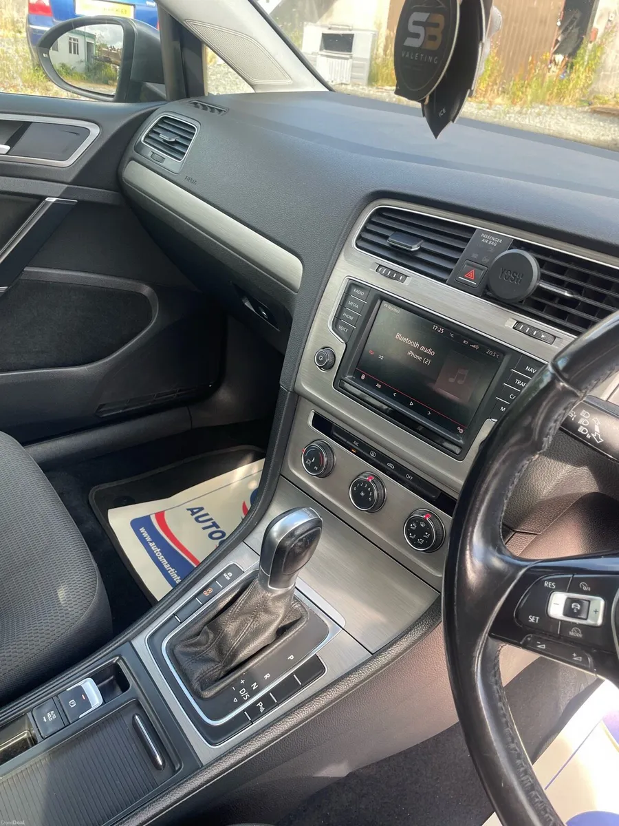 2015 Volkswagen Golf - Image 3