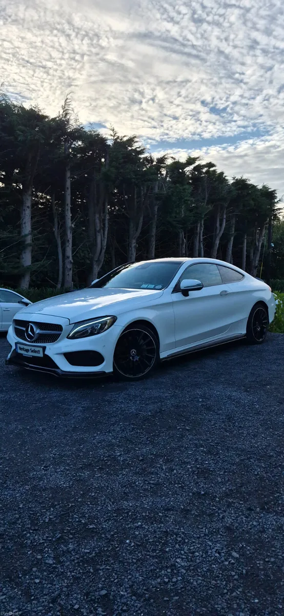 2017 MERCEDES-BENZ C250 AMG PREMIUM PLUS - Image 4