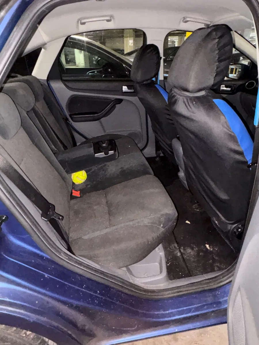 Ford Focus Ghia - Image 5