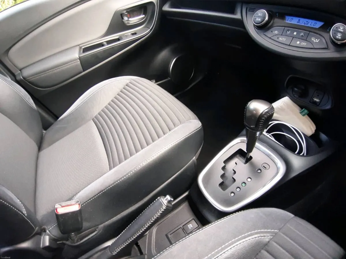 Toyota yaris hybrid for sale - Image 3