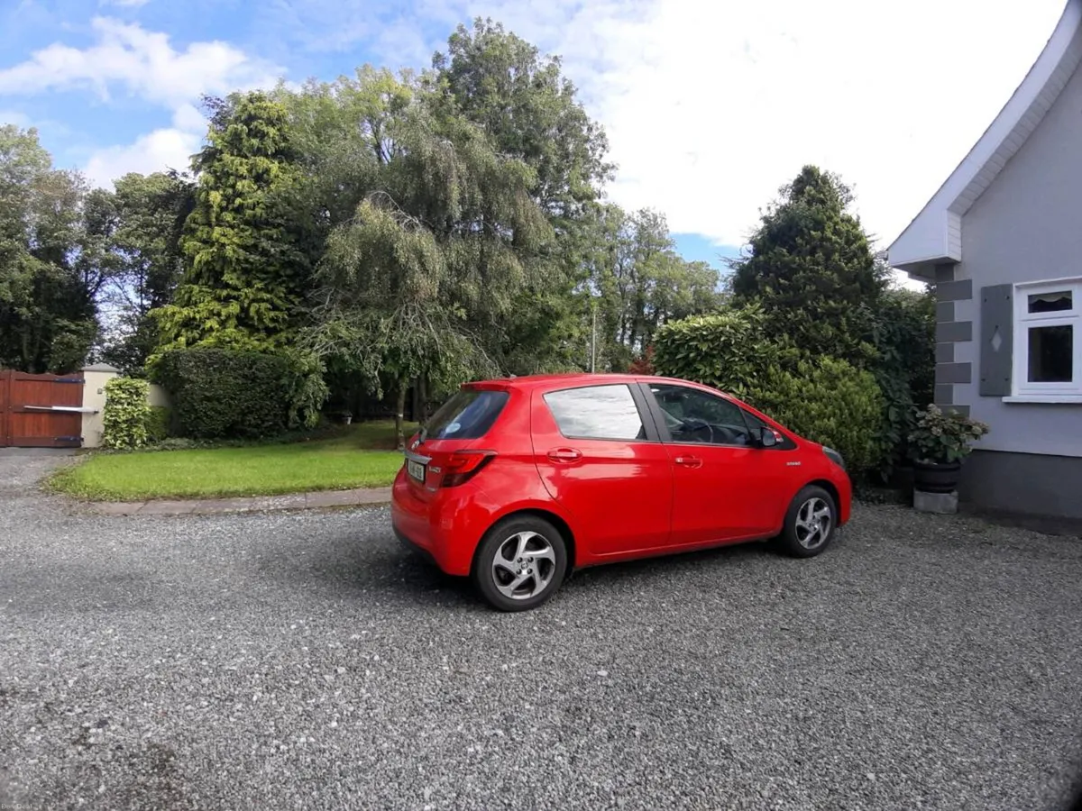 Toyota yaris hybrid for sale - Image 5