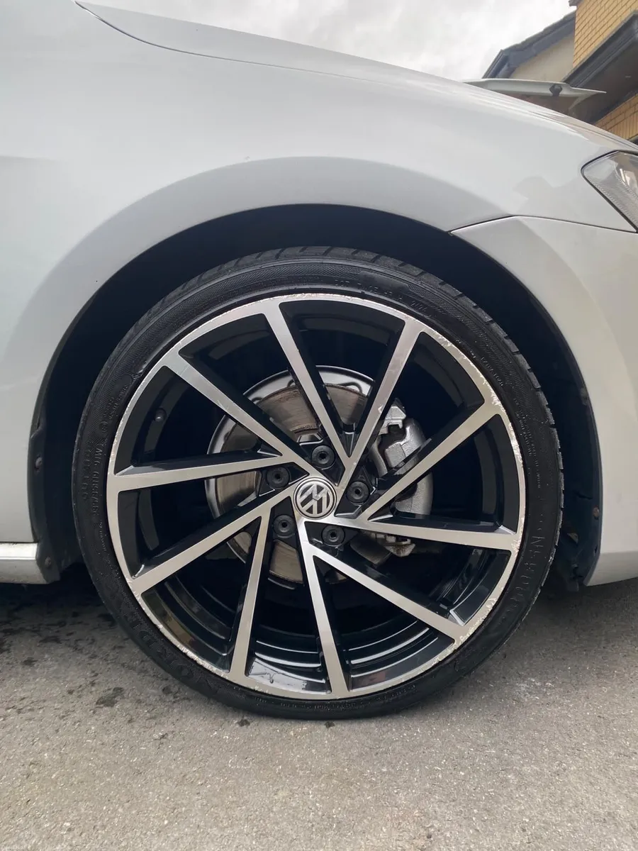 Volkswagen Golf - Image 4