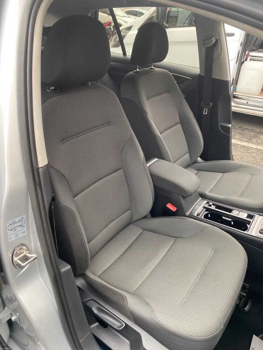 Volkswagen Golf - Image 6