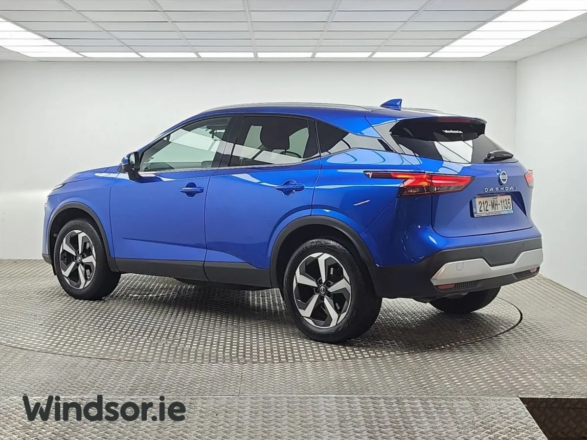 Nissan Qashqai 1.3 PET MILD HYBRID SV PREMIUM - Image 2