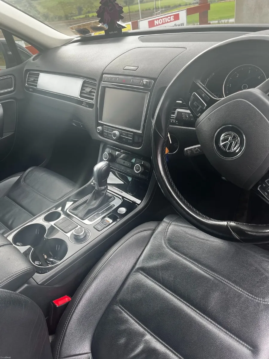 Volkswagen Touareg 3.0 TDI V6 Commercial 2017 - Image 2