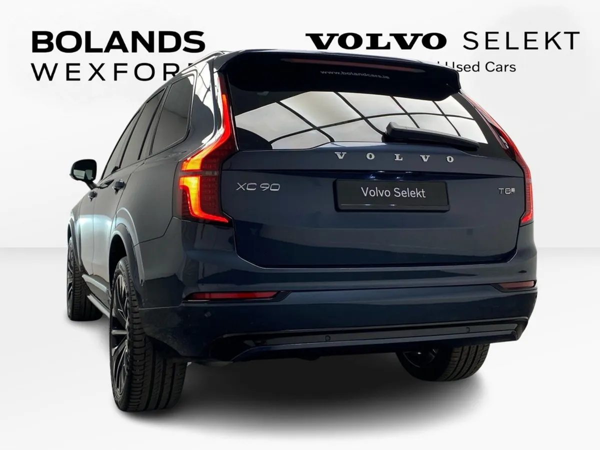 Volvo XC90 T8 PHEV AWD Plus Dark - Image 4