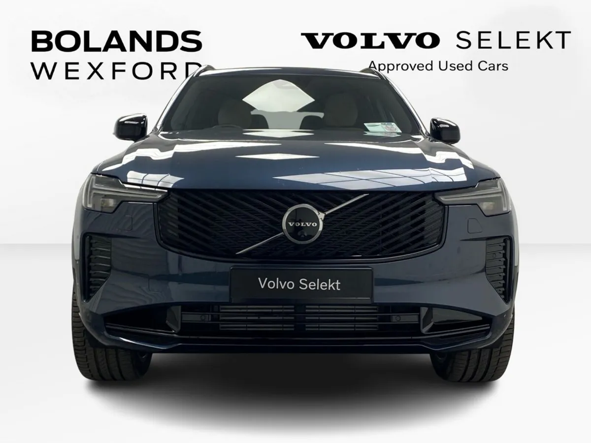 Volvo XC90 T8 PHEV AWD Plus Dark - Image 2