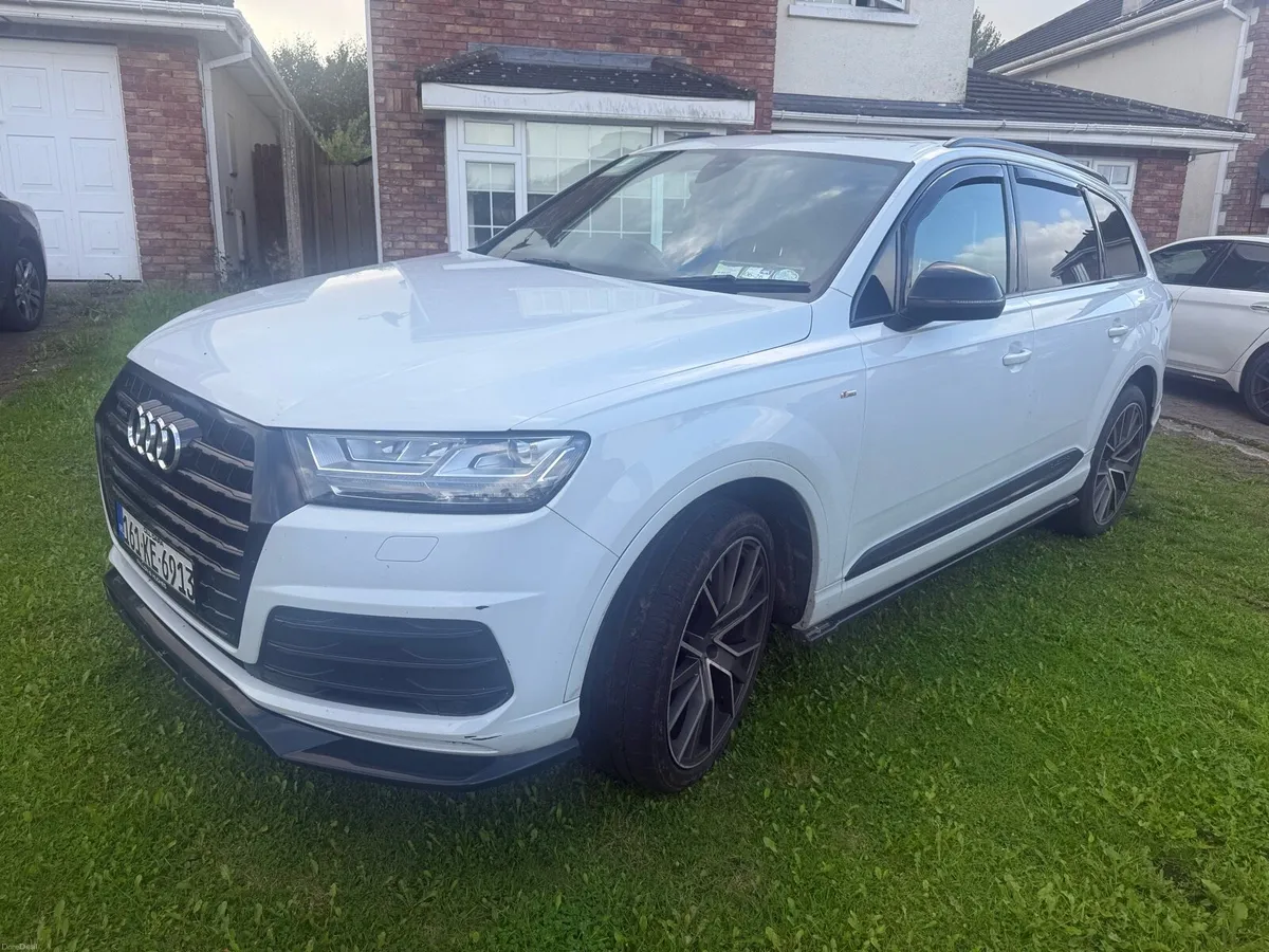 Audi q7 7 Seater S-Line Quattro V6 - Image 1