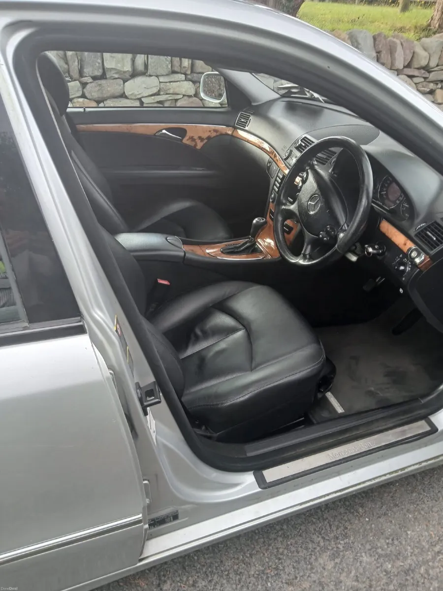 Mercedes-Benz E-Class 2007 - Image 5