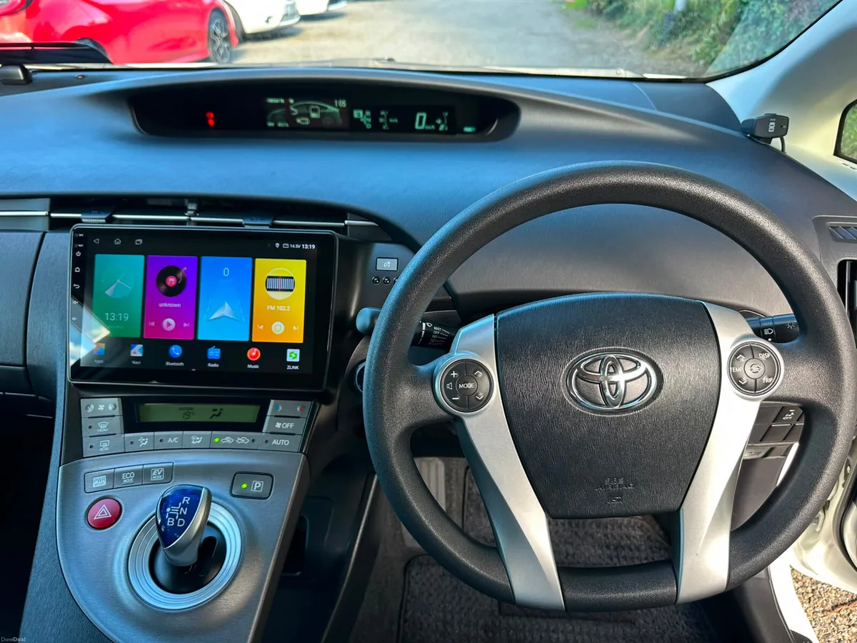 Toyota Prius low molege!!! - Image 3