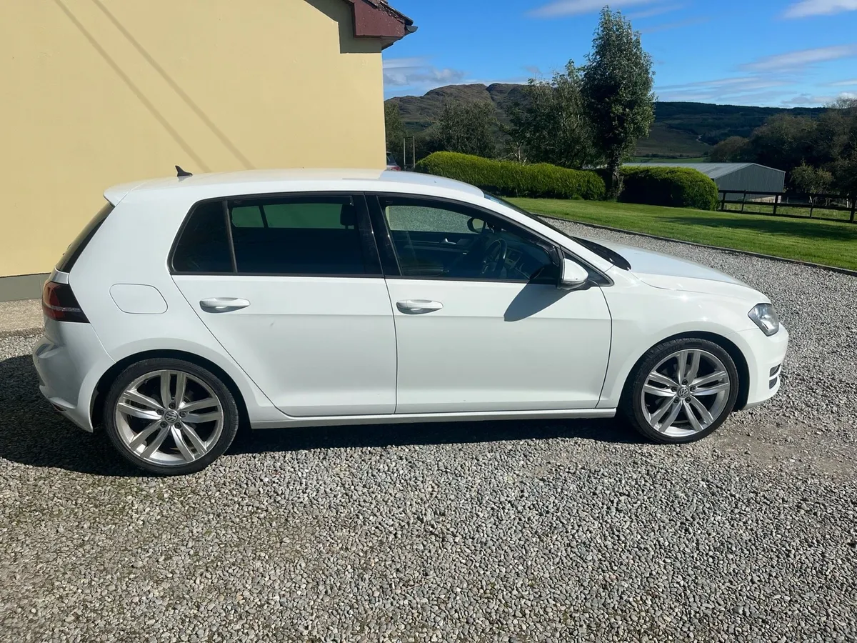 2017 Volkswagen Golf - Image 6