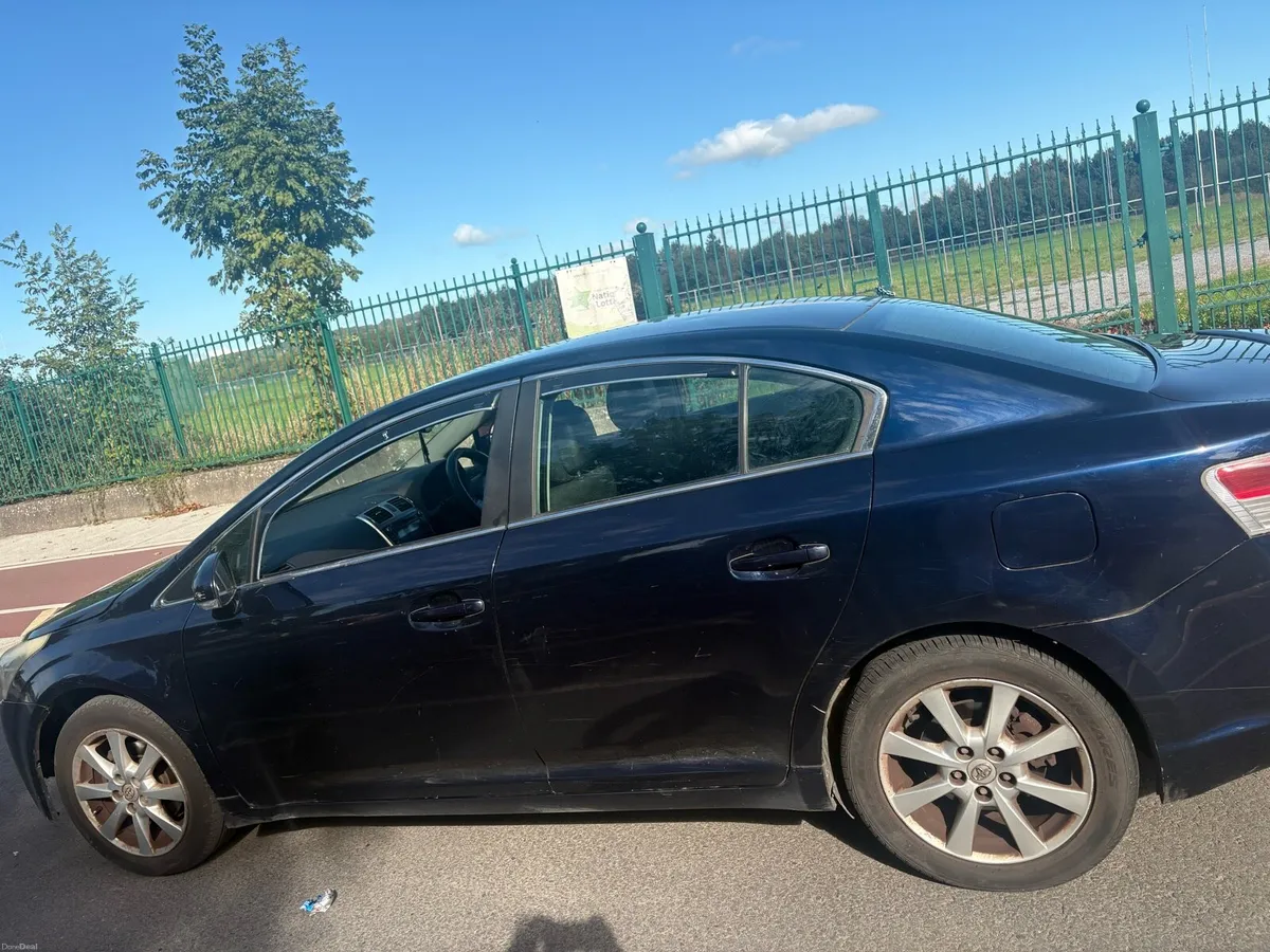 Toyota Avensis - Image 2
