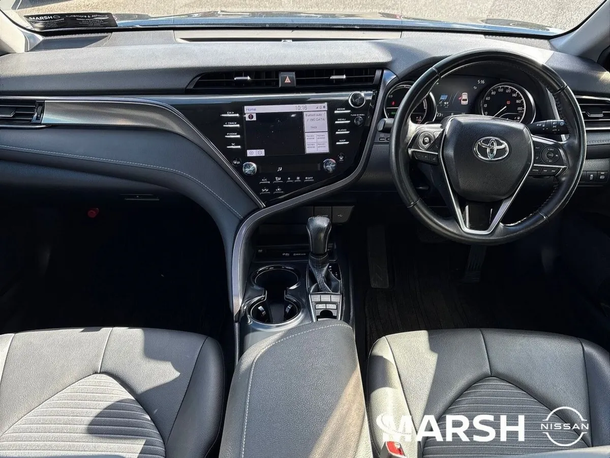 Toyota Camry WORLD SPORT 2.5 HYBRID - Image 2
