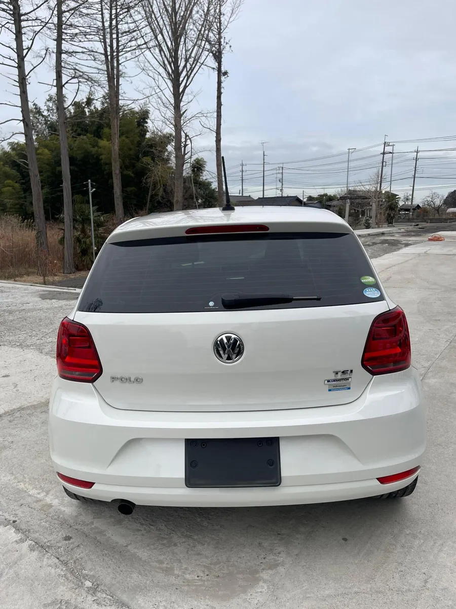Volkswagen Polo 2017 - 1.2TSI AUTO - Image 5