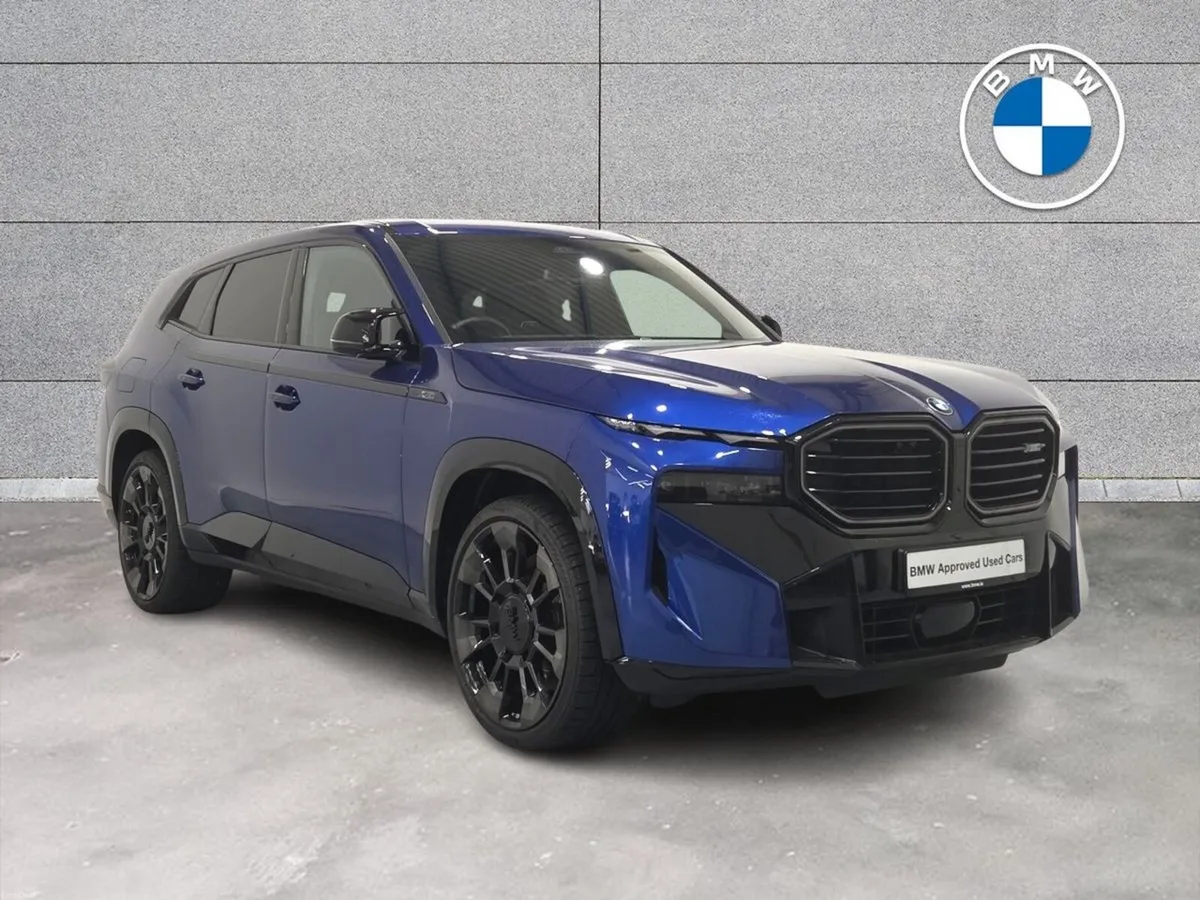 BMW XM 50e - Image 1