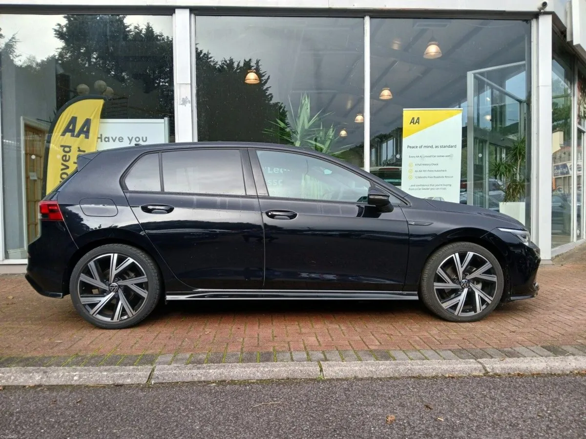 Volkswagen Golf 1.5 TSI 130HP R-Line, Extras, Blac - Image 3