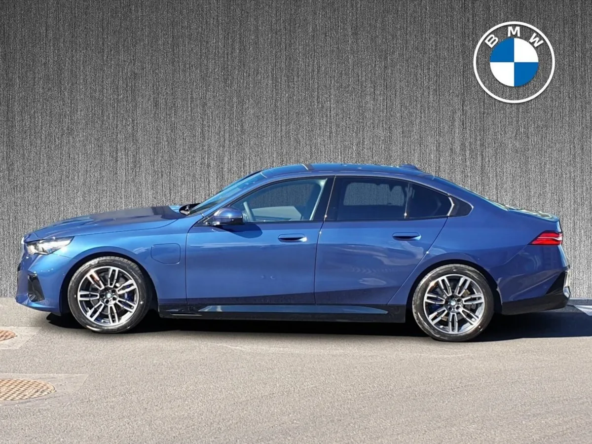 BMW 5-Series 530e M Sport Saloon - Image 3