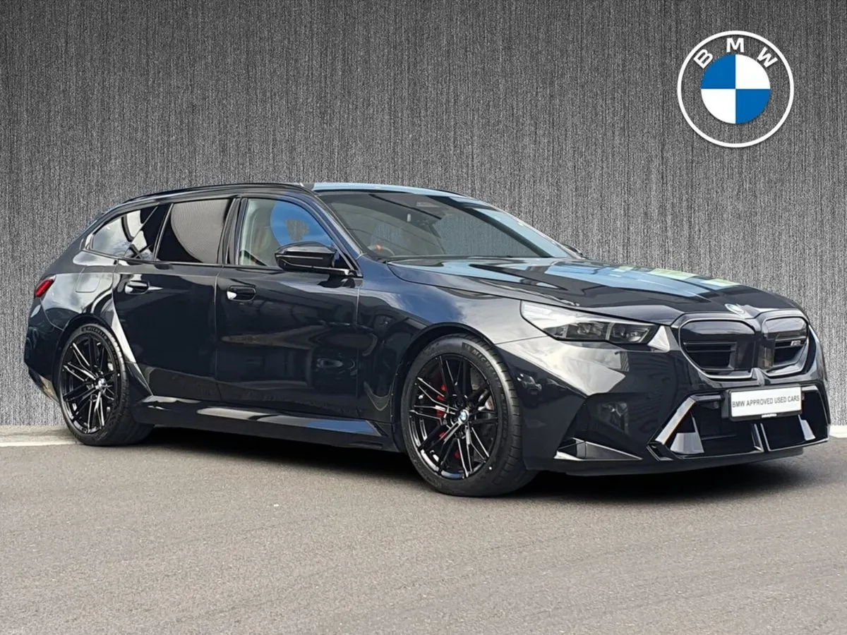 BMW M5 Touring - Image 1