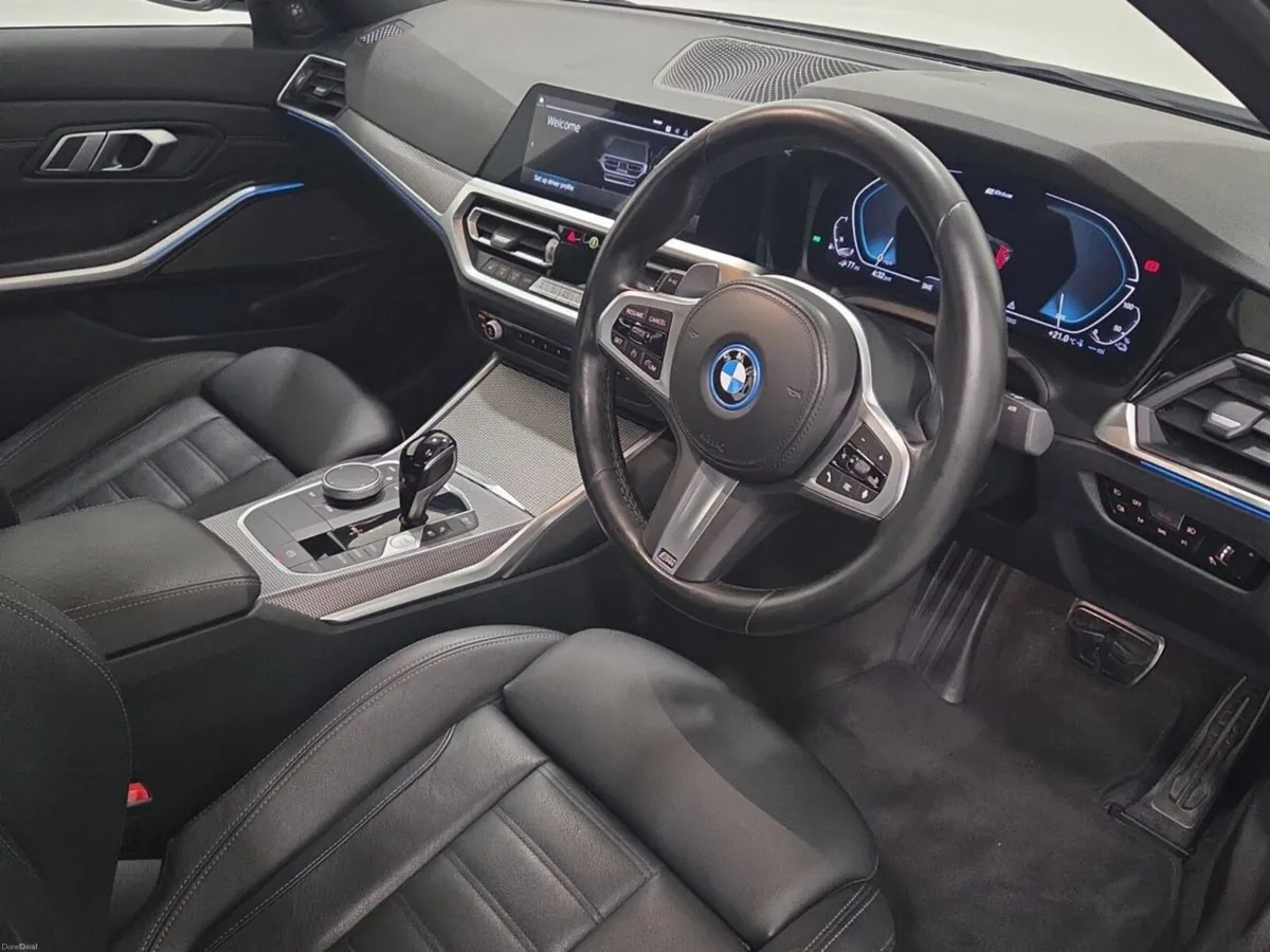 BMW 3-Series 330e M Sport Saloon - Image 6