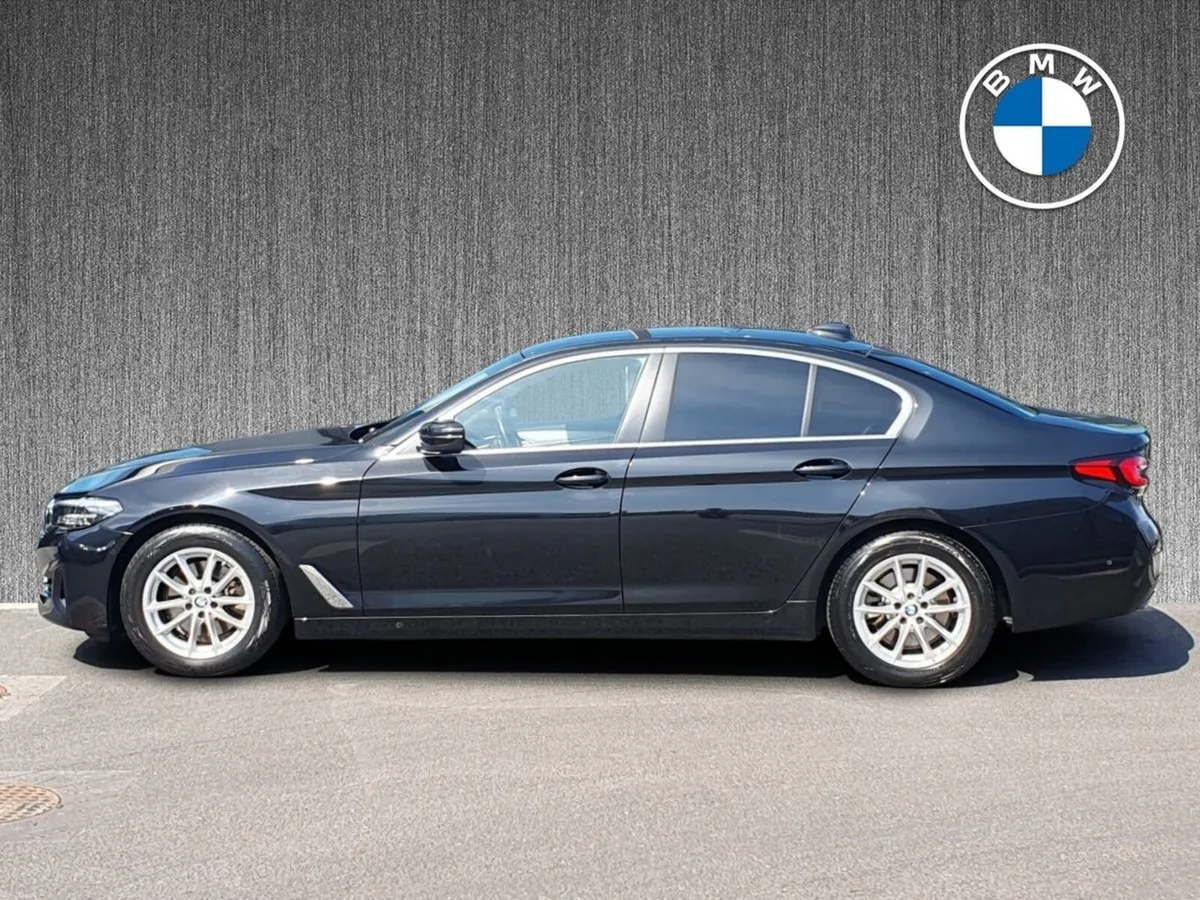 BMW 5-Series 520d SE Saloon - Image 3