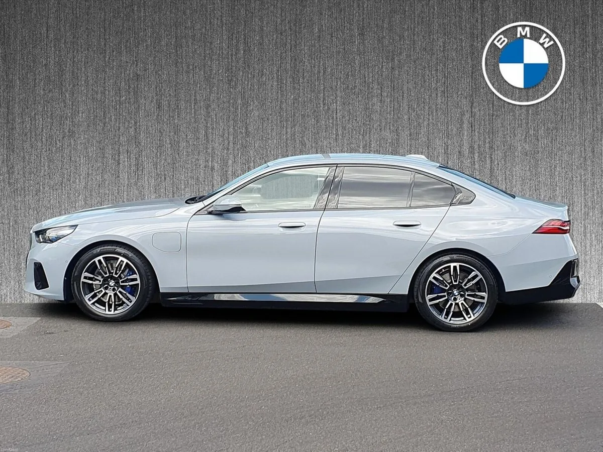 BMW 5-Series 530e M Sport Saloon - Image 3
