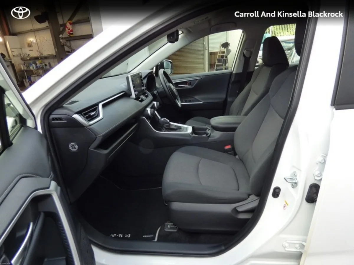 Toyota RAV4 Hybrid Luna - Image 6