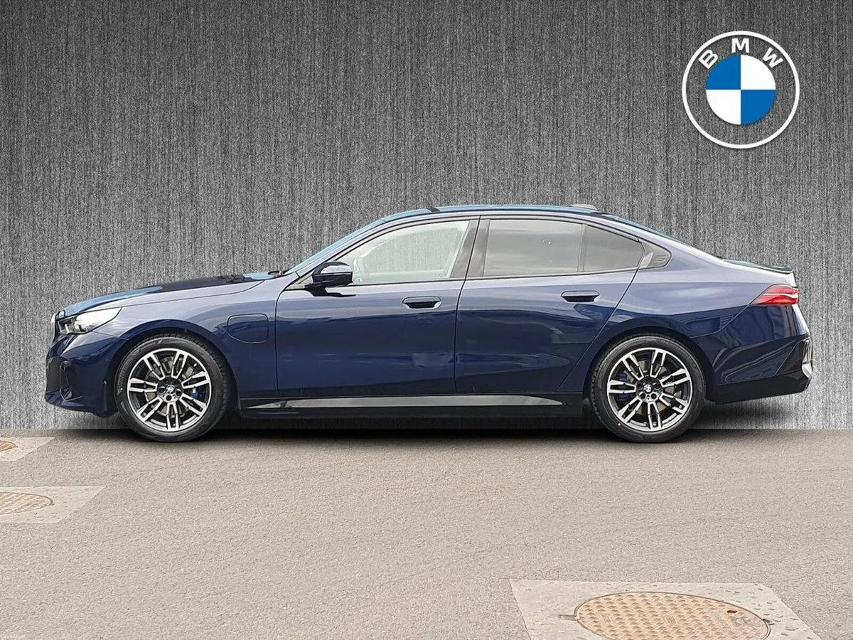BMW 5-Series 530e M Sport Saloon - Image 3
